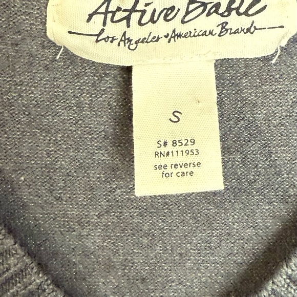 Women’s Active Basic Gray V-Neck Sweater Classic Knit Design - Picture 3 of 4